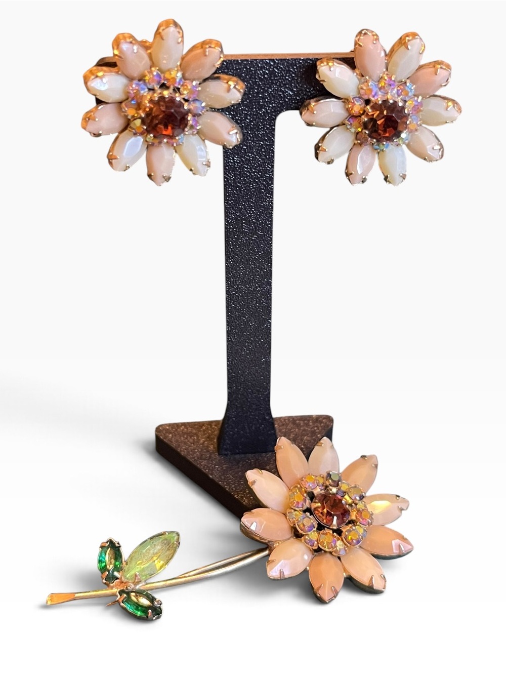 1960โs Weiss Aurora Borealis Crystal Flower Brooch & Clip On Earring Demi-Parure